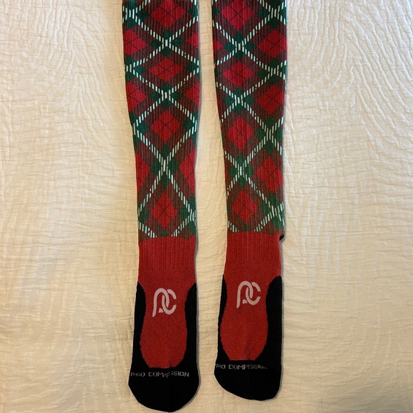 Red & Green Pattern Compression Socks – Fun Holiday Style - Picture 1 of 3